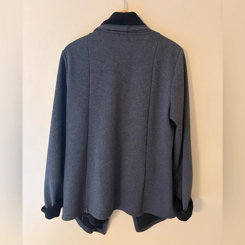 Chico's Zenergy Cardigan Jacket Size Large (2) in Excellent Condition - Picture 3 of 7